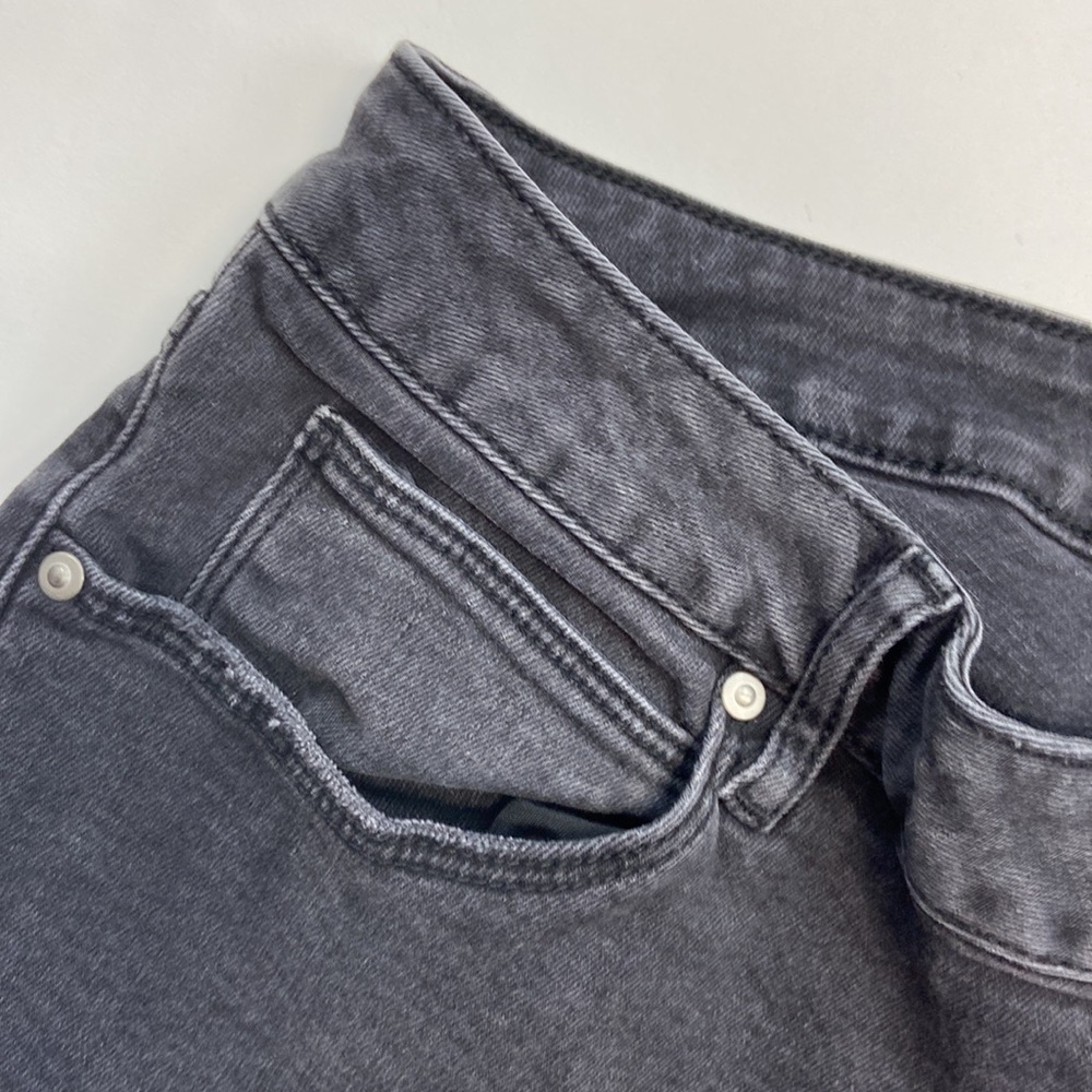 ASOS Design High Rise Destroyed Skinny Leg Ripped Factory Faded Designer Jeans - Picture 11 of 16